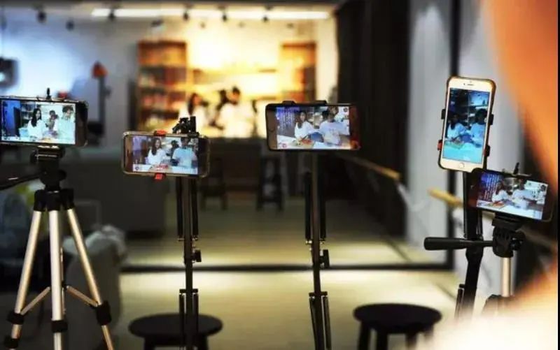 直播加电商 流量变销量